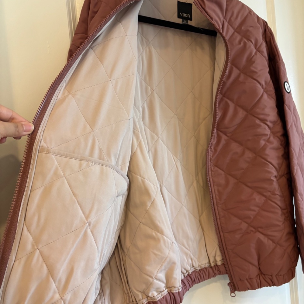 Vuori Echo Women’s Insulated Bomber Jacket – M, NWOT - Picture 7 of 14